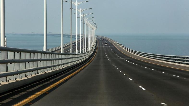 Kuwait inaugurates massive causeway to free trade zone
