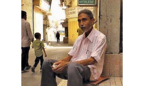 Struggling expat seeks aid Struggling expat seeks aid