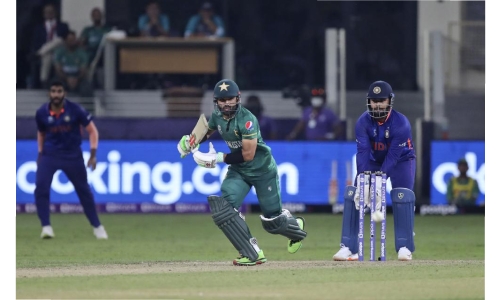 Pakistan thrash India by 10 wickets at T20 World Cup