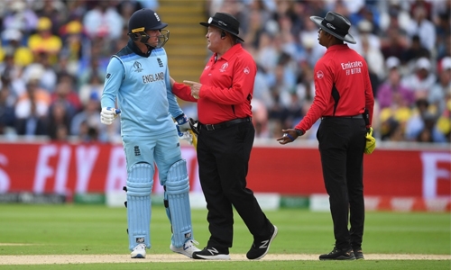 Roy free to play in World Cup final despite umpire outburst