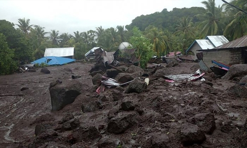 Indonesia flash floods kill 44, toll expected to rise