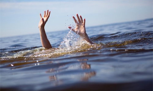 Bahraini drowns while diving Bahraini drowns while diving