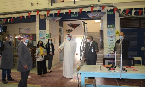 Bahrain Education Minister praises schools' efforts to motivate students