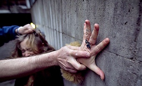 Teacher tries to rape student in broad daylight Teacher tries to rape student in broad daylight