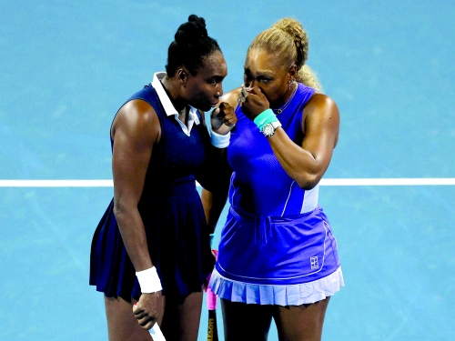 Williams sisters fall at Cincinnati while Zverev advances Williams sisters fall at Cincinnati while Zverev advances