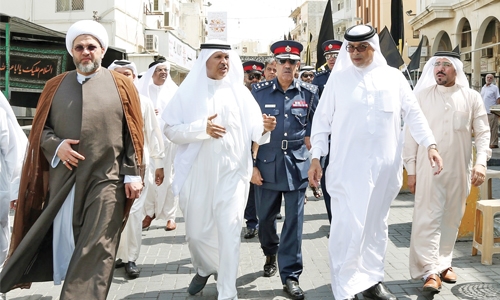 Governor inspects religious procession routes in Bahrain