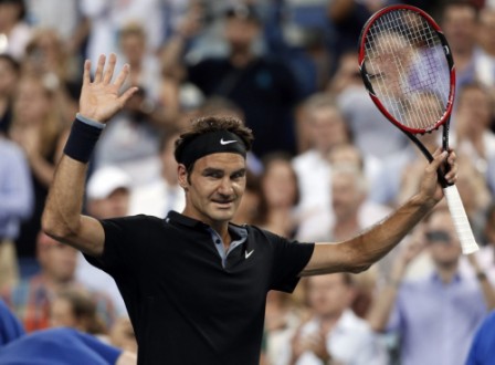 Federer cruises at US Open, Bouchard suffers head injury Federer cruises at US Open, Bouchard suffers head injury