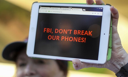 FBI won't disclose iPhone hack details to Apple FBI won't disclose iPhone hack details to Apple