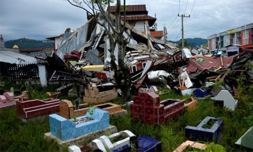 Sulawesi quake death toll at 81 as Indonesia battles series of disasters
