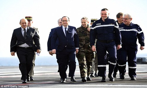 French aircraft carrier to move to Gulf 'in a few days French aircraft carrier to move to Gulf 'in a few days