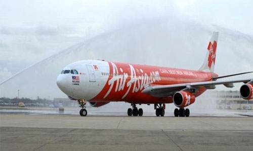AirAsia plane 'shaking like washing machine' returns to Australia AirAsia plane 'shaking like washing machine' returns to Australia