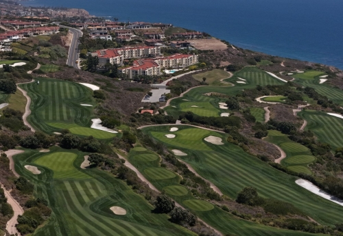 Authorities arrest armed man at Trump golf course in California