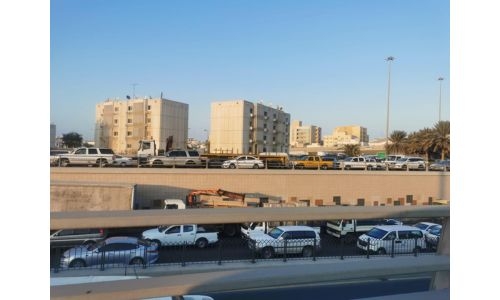 Traffic woes persist in Bahrain amidst festive shopping frenzy