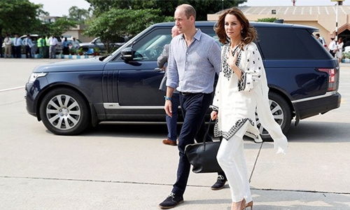 Prince William, Kate land in Islamabad after aborted flight