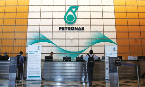 Saudi Aramco makes IPO offer to Malaysia’s Petronas Saudi Aramco makes IPO offer to Malaysia’s Petronas
