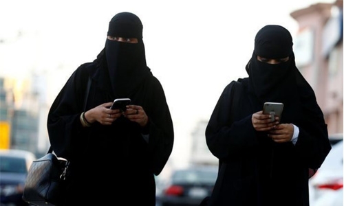 Saudi women need not wear Abayas, top cleric in Saudi says
