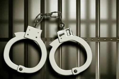 Warning for Bahrain-Saudi travelers: Pregnant woman detained after taxi driver’s liquor smuggling attempt Warning for Bahrain-Saudi travelers: Pregnant woman detained after taxi driver’s liquor smuggling attempt