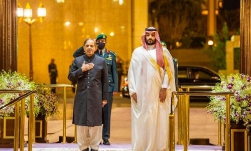 Saudi, Pakistan to discuss possible support for Kingdom's $3 billion deposit