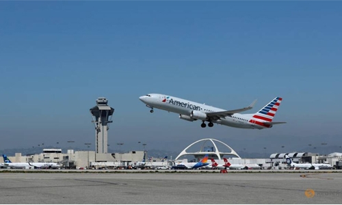 California man sues after pinky stuck in armrest during flight California man sues after pinky stuck in armrest during flight