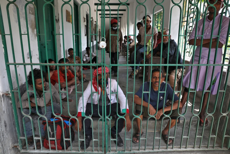 Indian officials warn of lockdown extensions