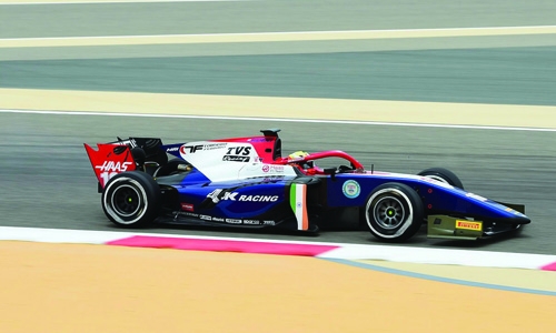 Norris storms to pole in F2