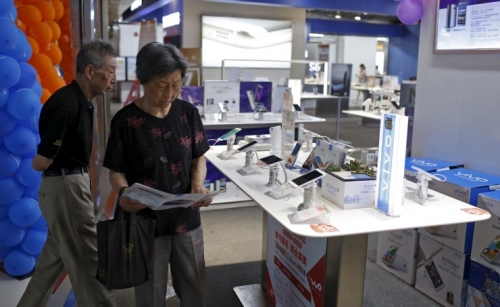 Smartphone shipments in China fall 16% in June Smartphone shipments in China fall 16% in June