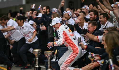 Max Verstappen Clinches Fourth Consecutive Japanese GP Victory, Holding Off McLaren’s Norris and Piastri