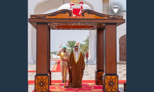 HRH Prince Salman receives credentials of 18 newly appointed ambassadors to Bahrain