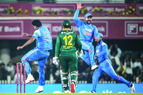 Kohli stars as India beat South Africa in first ODI 