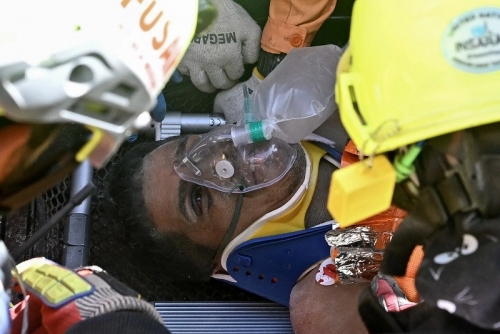 43 Year Old Man Pulled Alive From Rubble in Venezuela Days After Devastating Earthquakes 43 Year Old Man Pulled Alive From Rubble in Venezuela Days After Devastating Earthquakes