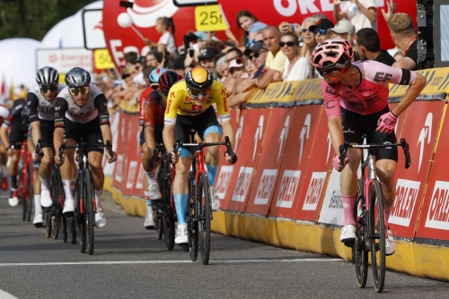 Mohoric keeps yellow, white jerseys in Tour de Pologne
