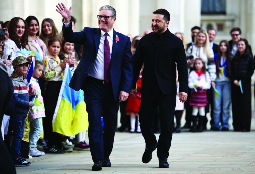 Starmer pushes long-range missile aid for Ukraine