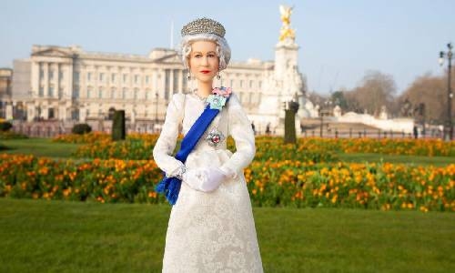 Britain's Queen Elizabeth gets own Barbie doll for Platinum Jubilee Britain's Queen Elizabeth gets own Barbie doll for Platinum Jubilee