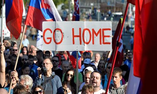 Thousands demonstrate in Czech Republic against migrants