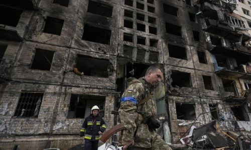 Russians edge closer to taking key Ukrainian city Russians edge closer to taking key Ukrainian city