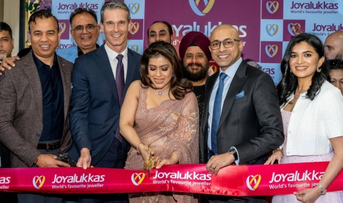 Joyalukkas celebrates historic entry into Australia