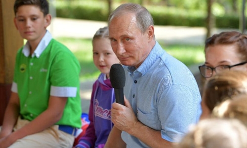 Putin praises Russia's 'unique' spy network Putin praises Russia's 'unique' spy network