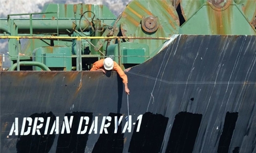 Iran tanker too big for Greek port: minister