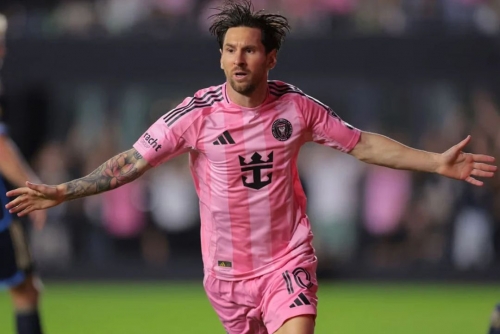 Messi brace buoys Miami in 2-1 MLS victory over New England