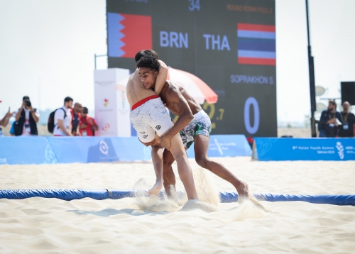 Zaman leads Bahrain charge in beach wrestling debut 