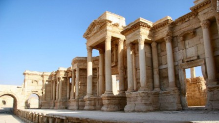Syria army pushes IS back from ancient Palmyra