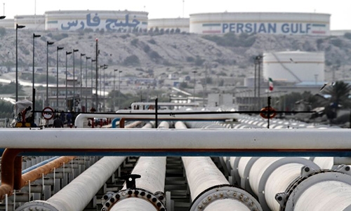 Iran oil exports surpass 2 million barrels per day: minister Iran oil exports surpass 2 million barrels per day: minister