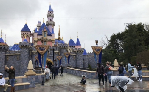 California wavers on theme park opening rules amid pressure California wavers on theme park opening rules amid pressure