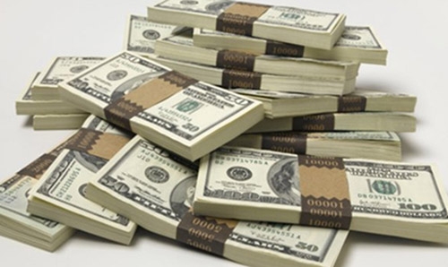 Seven rich people who live frugally