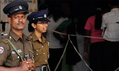 Sri Lanka arrests six in hunt for monks who attacked refugees Sri Lanka arrests six in hunt for monks who attacked refugees