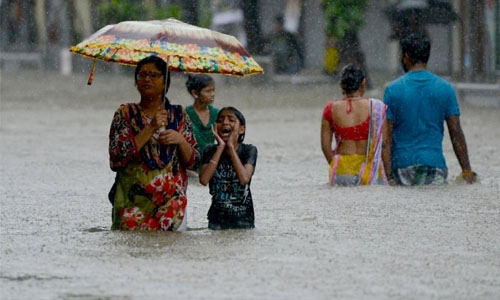 Heavy rains kill five in India's financial hub