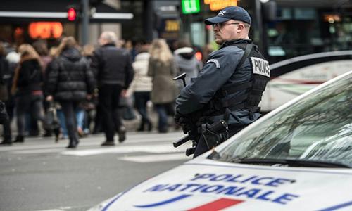 France, Russia bombard IS as attacks forge unlikely alliance