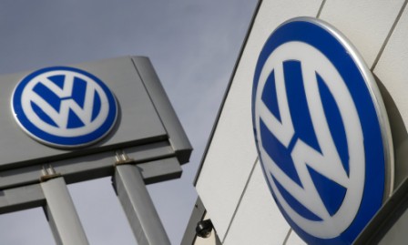 VW seeks new chief as pollution scandal spreads VW seeks new chief as pollution scandal spreads