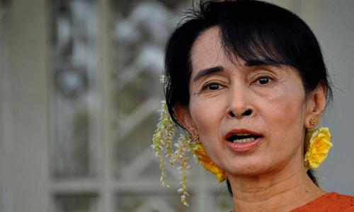 Suu Kyi lays down law on party discipline to new Myanmar MPs Suu Kyi lays down law on party discipline to new Myanmar MPs