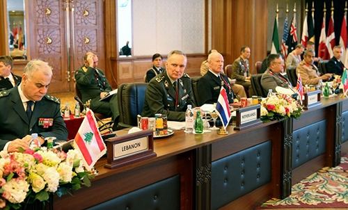 Top commanders of anti-IS coalition meet in Kuwait